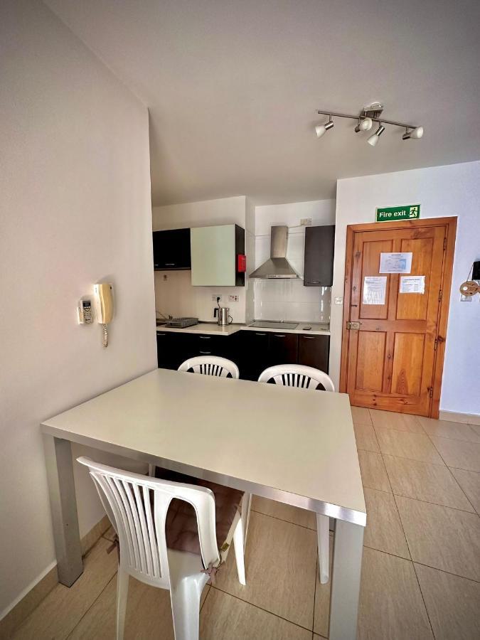 Dhalia Apartments - St. Julians Saint Julian's Bagian luar foto